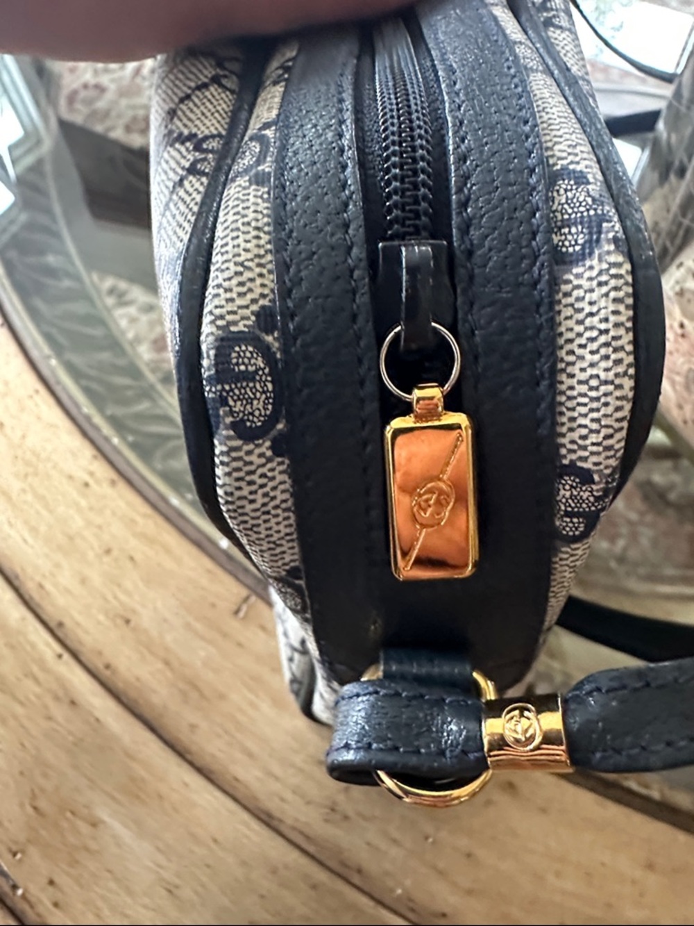 Vintage Gucci Ophidia Web
GG Supreme Navy Canvas
Crossbody Bag - Picture 10 of 17